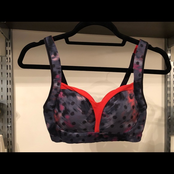 Lululemon padded sports bra - Picture 1 of 5